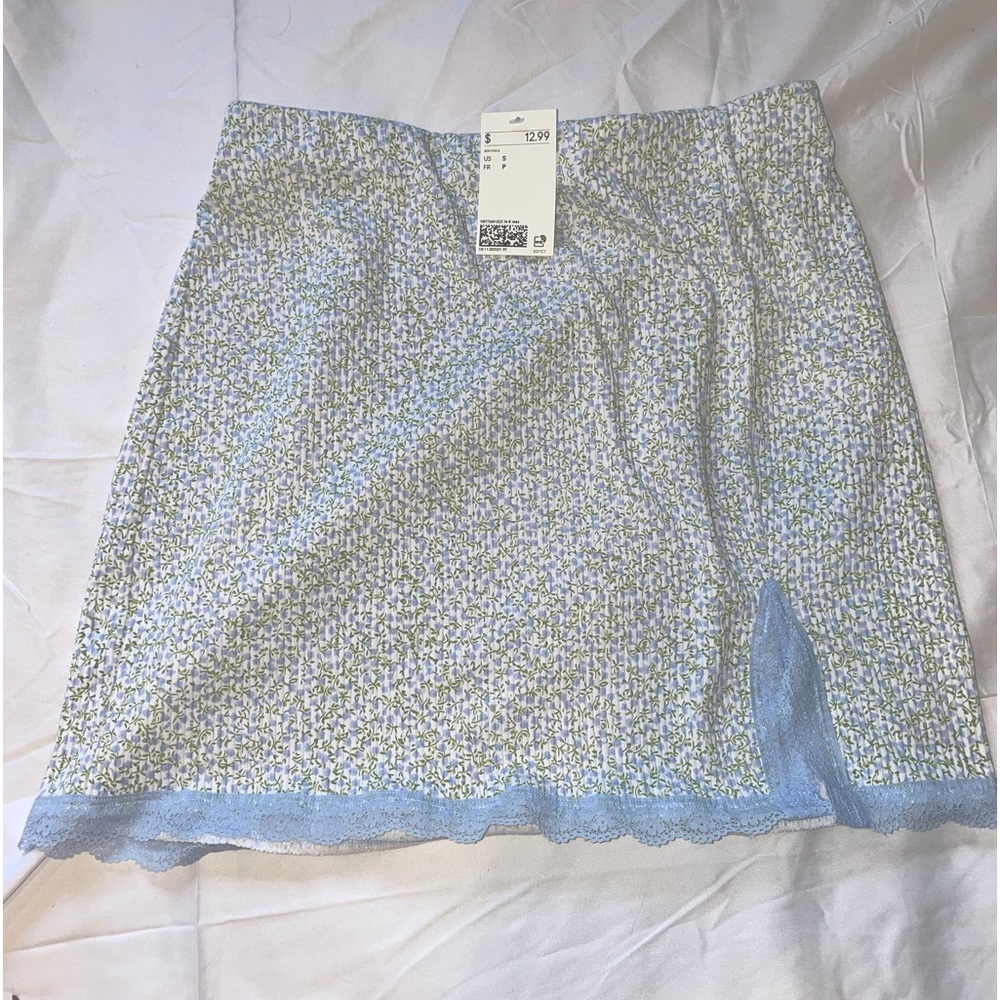 h&m floral mini skirt 🌸